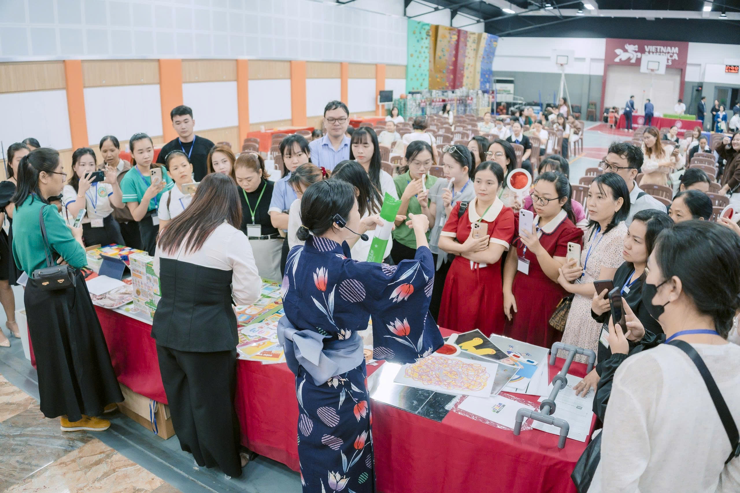 &nbsp;hội thảo STEAM Nhật Bản của KiddiHub