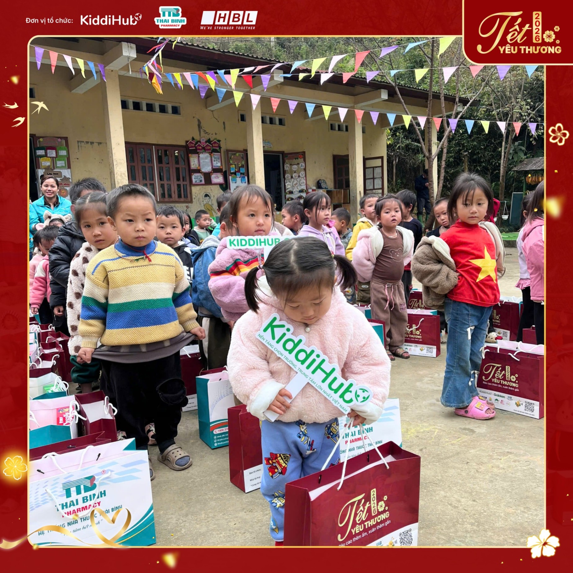 Tết yêu thương đến điểm trường Tu San