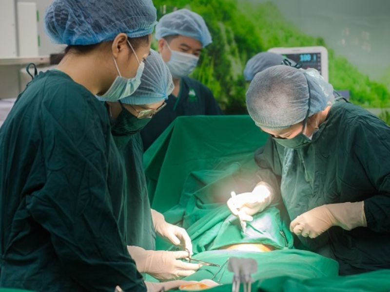 sa-tu-cung-co-quan-he-duoc-khong