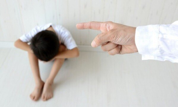 dạy con bằng đòn roi