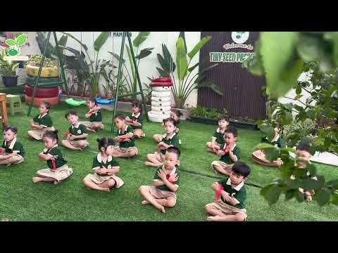 Tiết mục "Vòng tay ba mẹ" biển diễn Bean 4& Bean 5