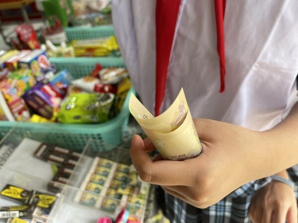 dạy con cách tiêu tiền