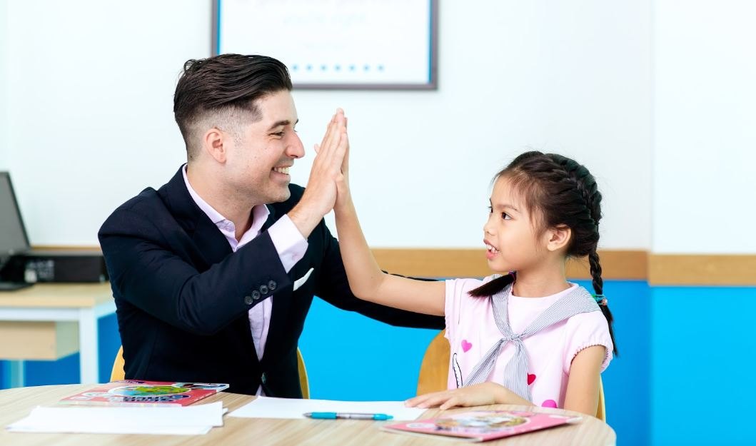 hoc-tieng-anh-cho-be-lop-2-1