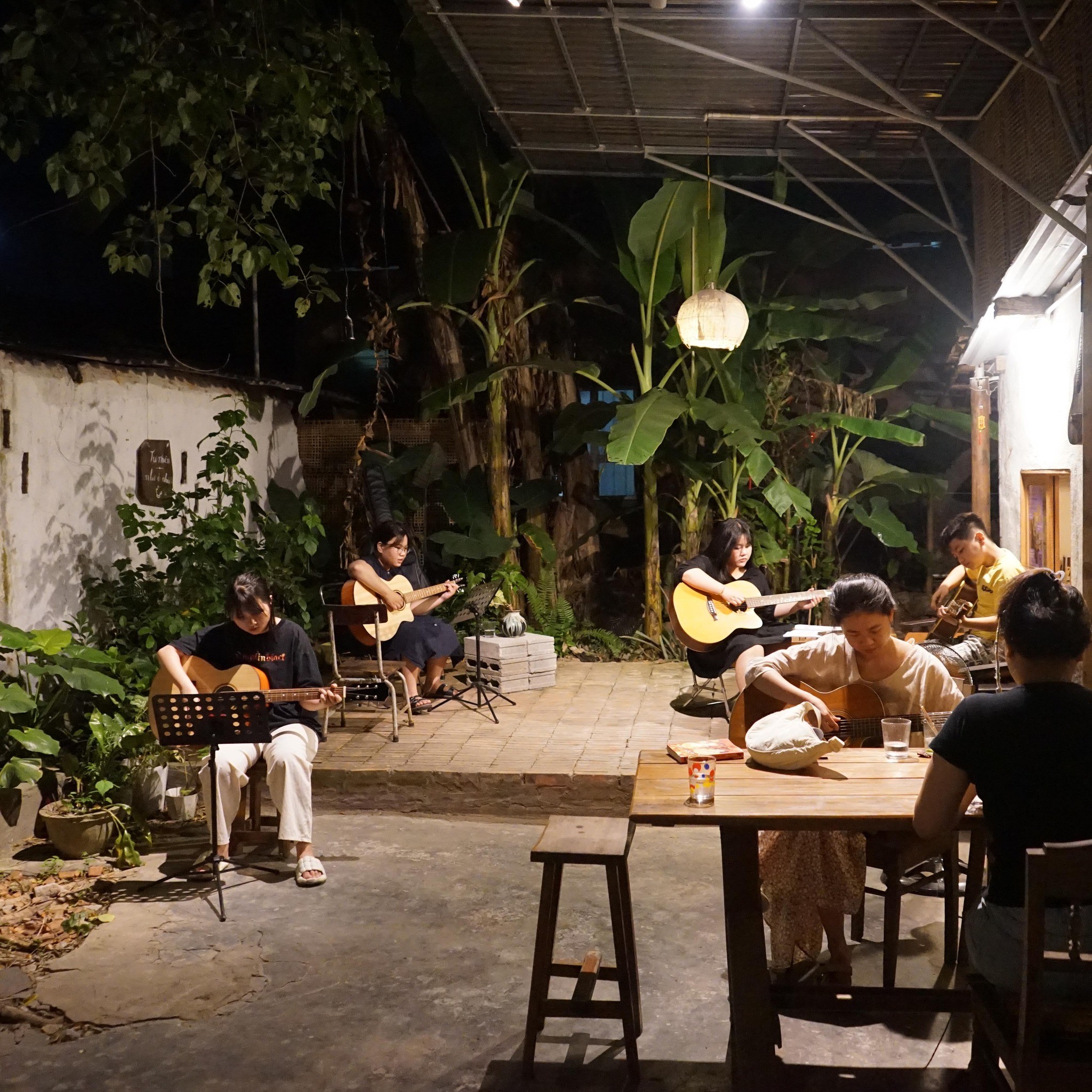 Lớp Guitar & Ukulele PHỦI - Huế