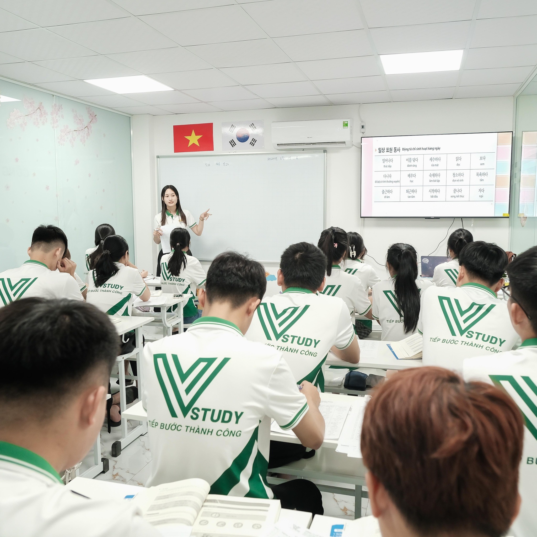 Trung tâm Du học quốc tế Vstudy - Thuỷ Nguyên