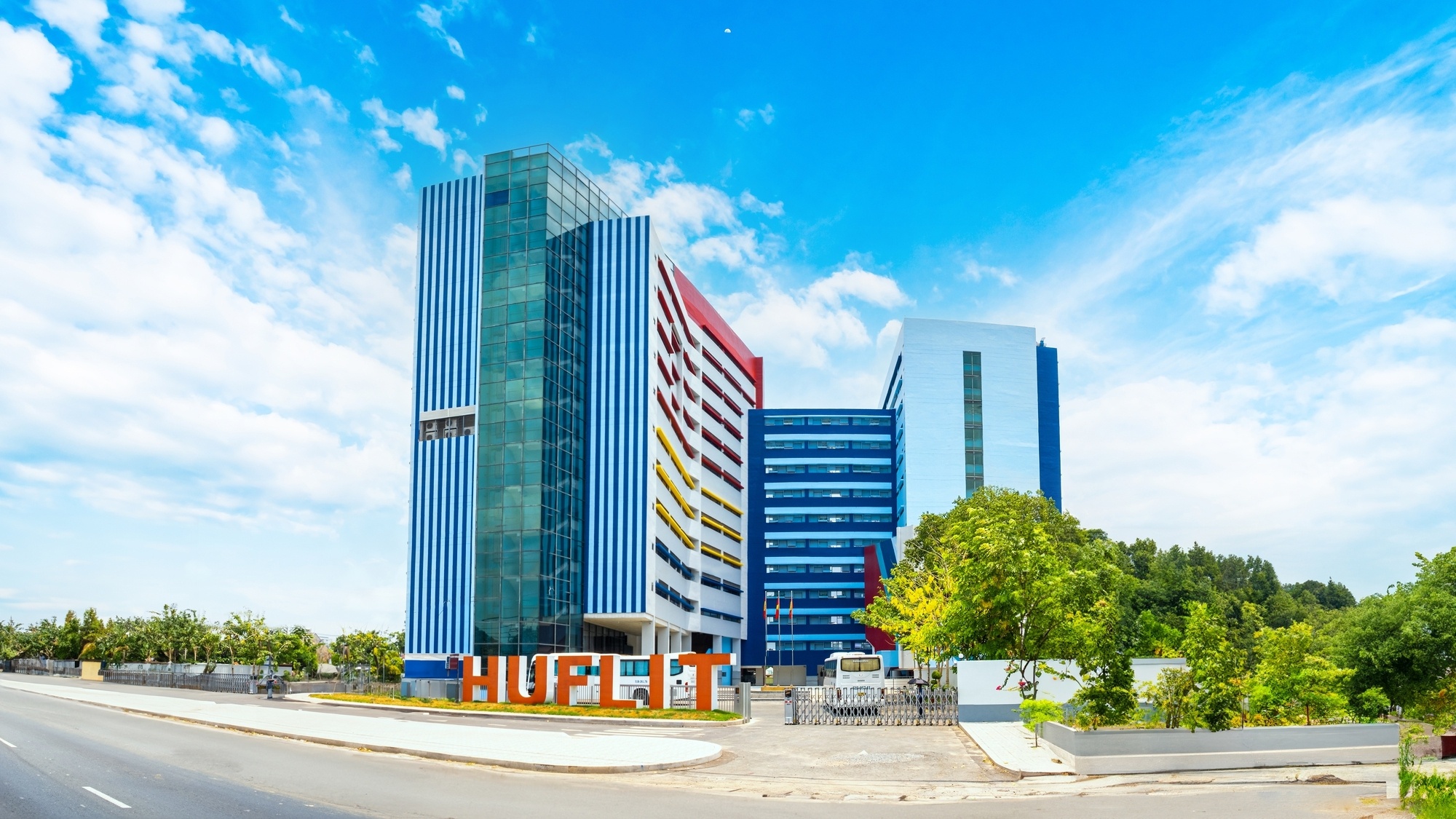 Trường Đại học Ngoại ngữ - Tin học Thành phố Hồ Chí Minh (HUFLIT) Cơ sở Hóc Môn