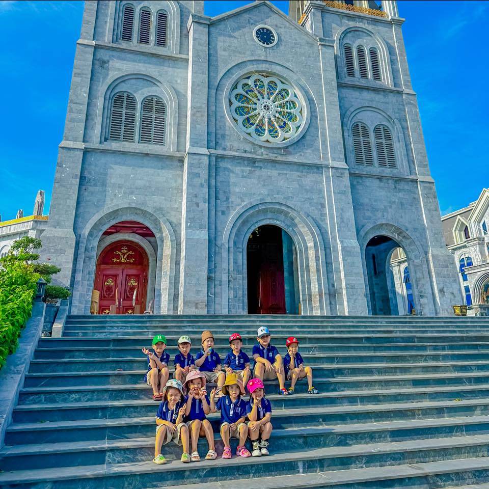 Trường Mầm non Song ngữ Sapphire Montessori - Đồng Hới