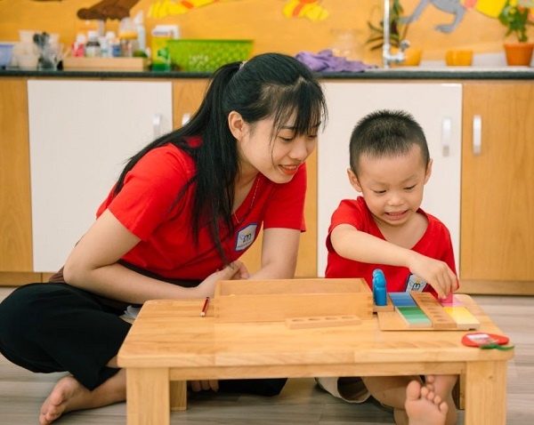 phuong-phap-montessori-cho-tre-0-6-tuoi-3