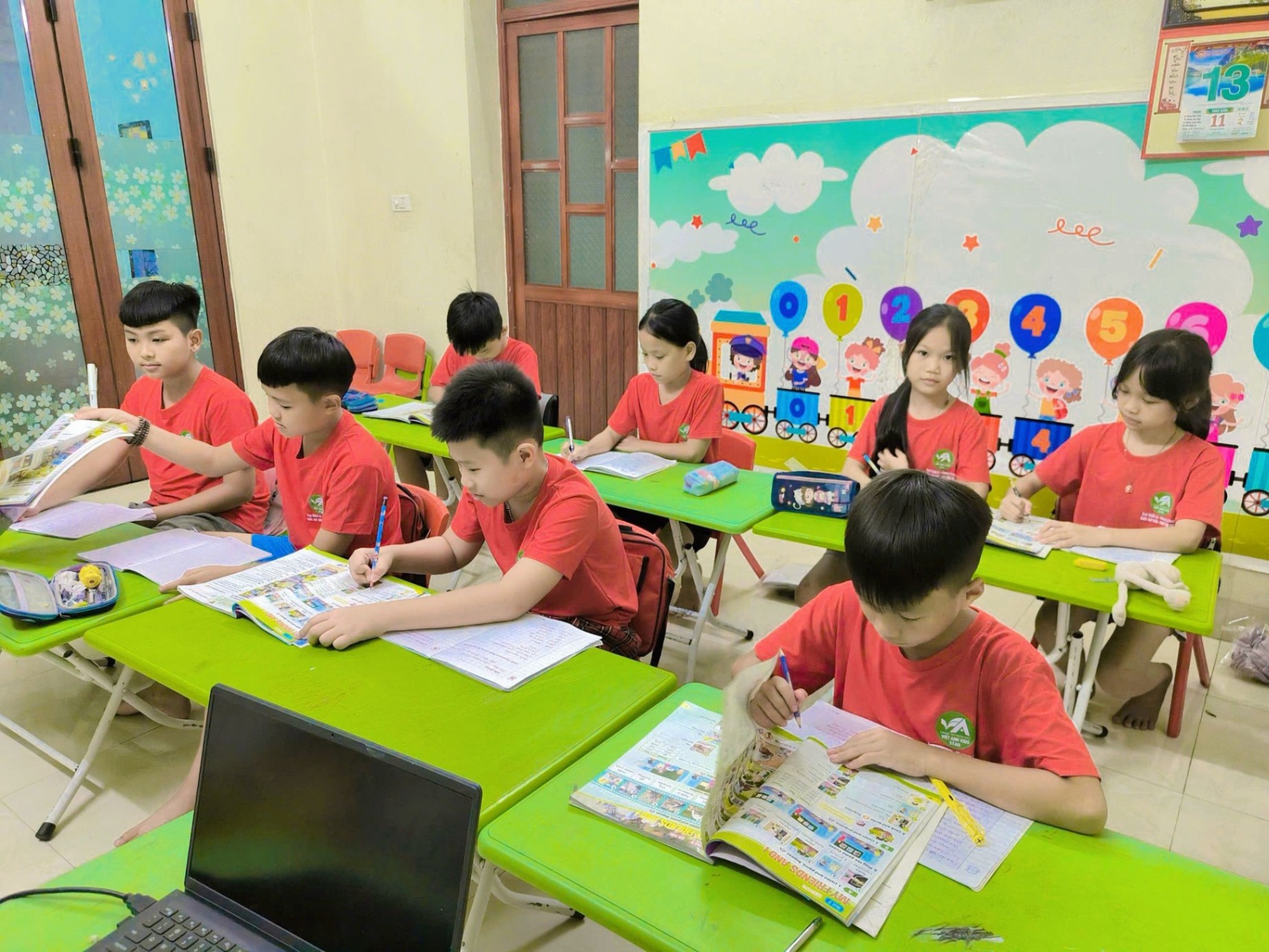 Trung Tâm Ngoại Ngữ Việt Anh Kids Star-Quốc Oai