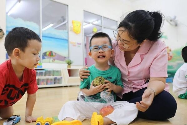 khong-cho-tre-di-hoc-mam-non-2