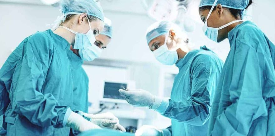 phau-thuat-tu-cung-doi