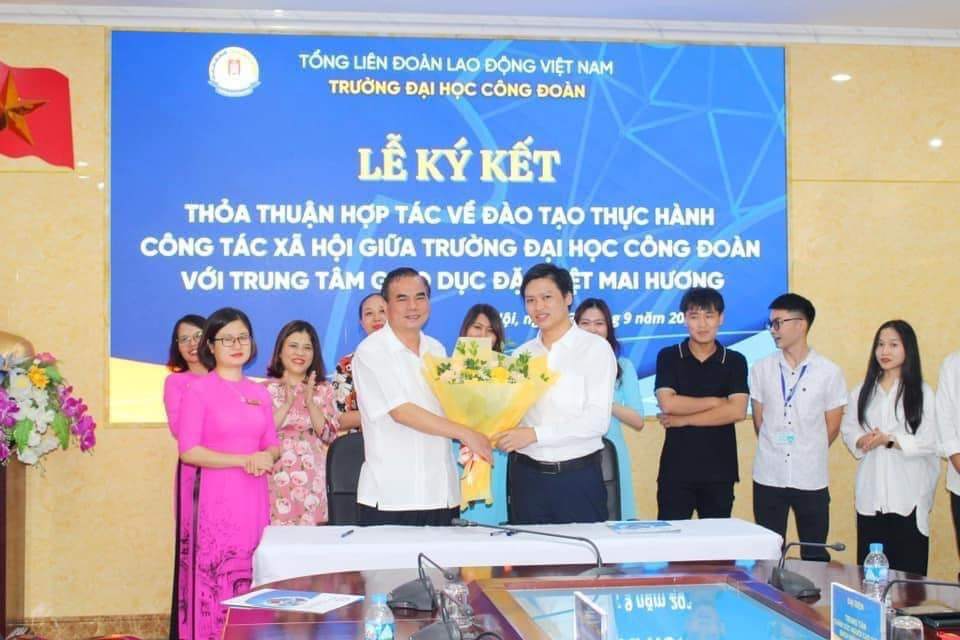 Đội ngũ giáo viên