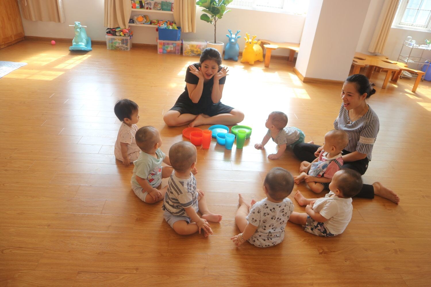 Trường mầm non BEEs' Tiny College- Mai Hắc Đế