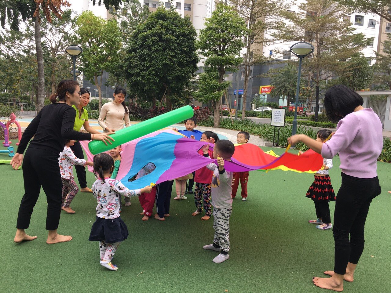 Ảnh của trường Hệ thống mầm non Song ngữ Kids smile Montessori - Hoàng Quốc Việt (cơ sở 6)