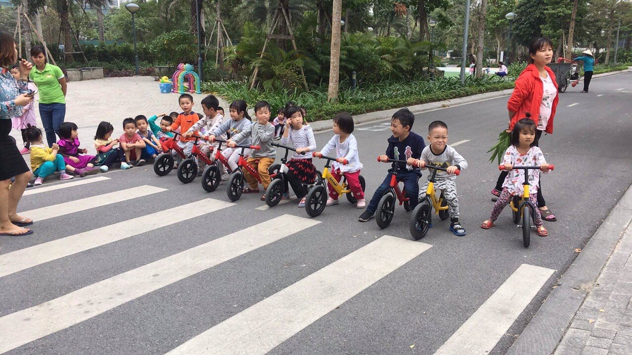 Ảnh của trường Hệ thống mầm non Song ngữ Kids smile Montessori - Hoàng Quốc Việt (cơ sở 6)