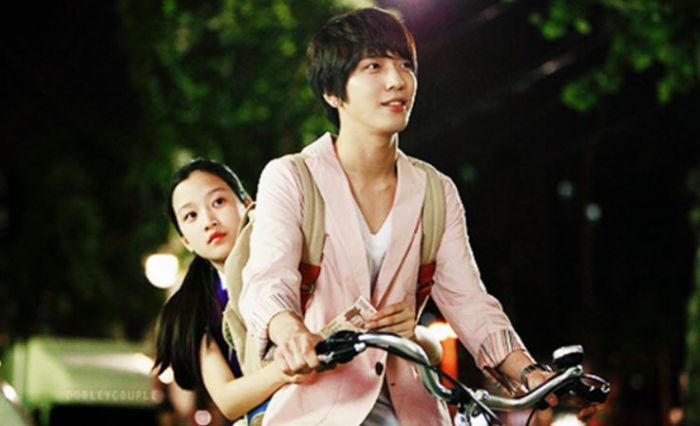 Moon Ga Young And Joy - Korean Idol