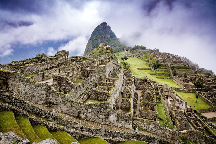 Lost in Time: Roaming the Ancient Ruins of Machu Picchu