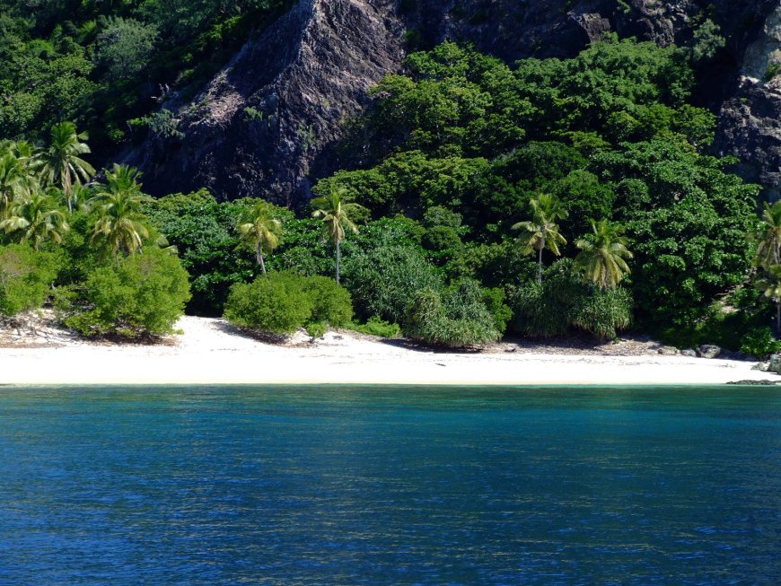 Island Paradise Beckons: Discovering the Untouched Beauty of Fiji