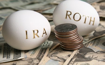 Understanding the Distinction: A Comprehensive Guide to Roth IRA vs. Traditional IRA