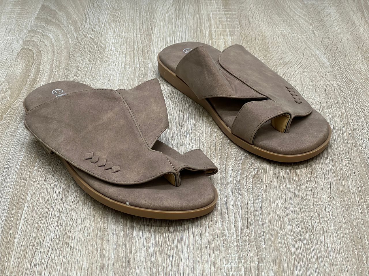 Sandals image 3