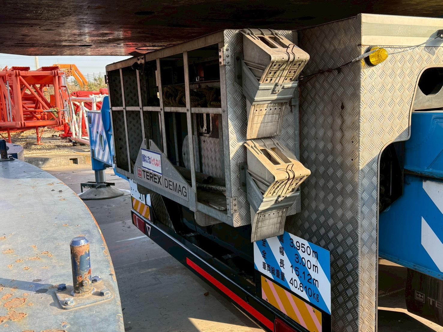 DEMAG All-terrain-cranes 350 Tons image 3