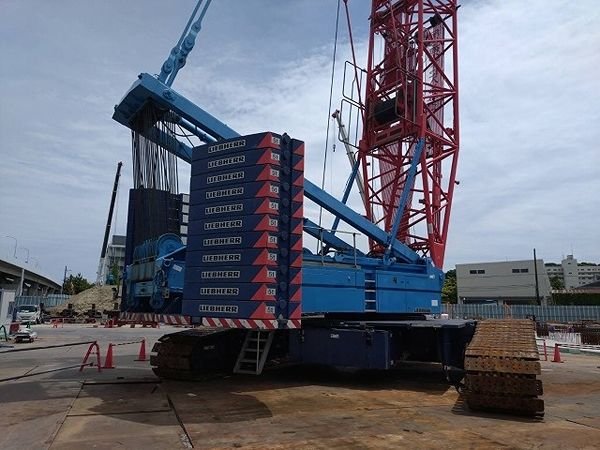 LIEBHERR 350 Ton Crawler-cranes