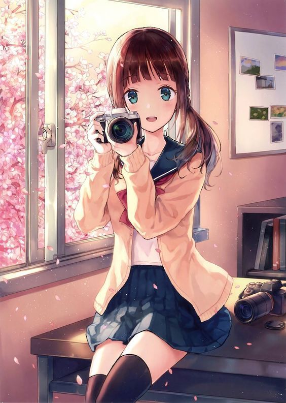 ปรียาดา สาระวิน (เลอแปง) อายุ 17 ปี สาวน้อยหน้าหวาน เธอรักการถ่ายรูปและมีนิสัยอ่อนโยน เป็นเพื่อนกลุ่มเดียวกันกับรอลเชล