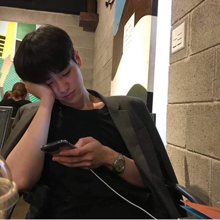 คีย์  อายุ22 สูง187 เสือผู้หญิง อดีตเดือนมหาลัย