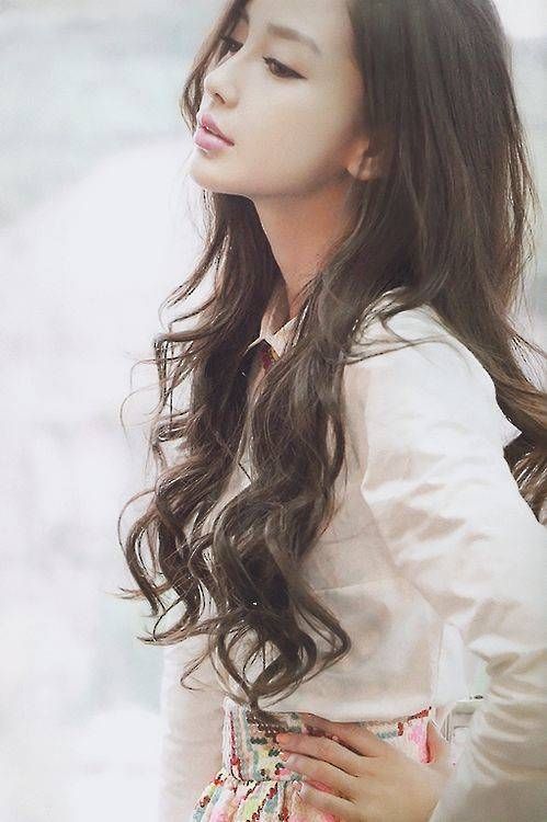 ซานดาล่า พัฒนาวกุลล์  หรือซาน  เสียงหวาน สวย น่ารัก รักใครรักจริงรักจนสุดใจ ชอบช่วยเหลือคนอื่น  Credit: GOOGLE