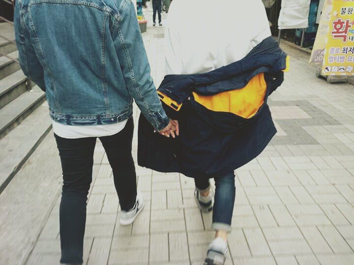 Intro ถ้าคืนนั้นไม่พลาดท่าเสียทีมันเรื่องมันก็คงไม่เกิดขึ้นแบบนี้ แบงค์ ชายหนุ่มผู้ที่มีหน้าตาหล่อเหลาจนสาวๆ หันมาให้ความสนใจในความหล่อ ภู ชายหนุ่มที่หน้าตาน่ารักเป็นเครื่องมือดึดูเพศเดียวกัน ด้วยความน่ารักของภู แต่มีนิสัยหยาบกระด้างแบบผู้ชาย