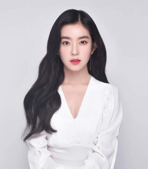 ซินดี้ สาวลูกครึ่งไทย-สวีเดน เธอเป็นนางแบบชื่อดัง นิสัยหยิ่งๆ เอาแต่ใจ