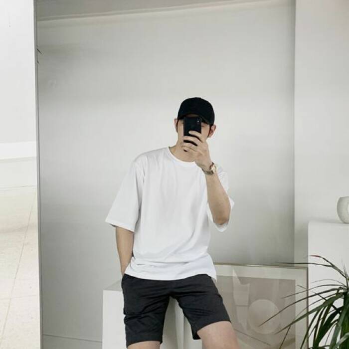 OOTD kasual dengan kaus (Pinterest) OOTD kasual dengan kaus