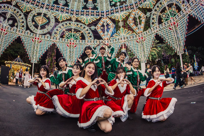 Festive-Entertainment