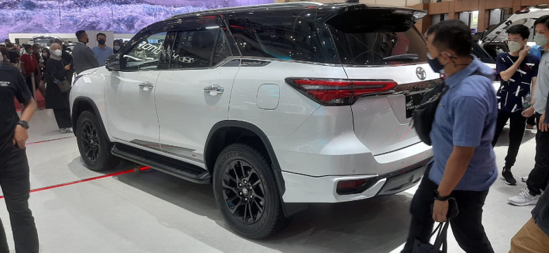 Spesifikasi Toyota Fortuner 2.8 GR Sport 2022, Ganteng tapi Mahal! Toyota Fortuner GR