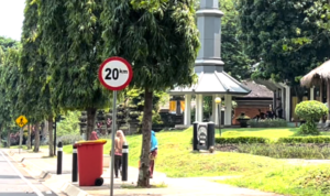 Berkendara bersama Neta V di TMII