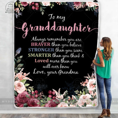 _Hi To My Granddaughter Always Remember Verion Grandma Floral Fleece Blanket 3 1cd9c6f4 1765 11eb a372 0242ac120002 mokup ao xanh optimized