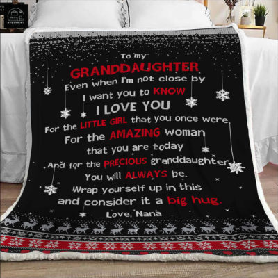 _Hi To My Granddaughter Even When I'm Not Closed By Verion Nana Fleece Blanket 3 19a1c436 1767 11eb a372 0242ac120002 mockup dau giuong optimized