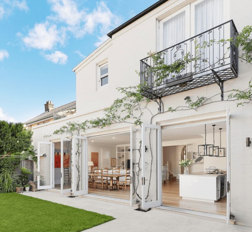 Indoor Outdoor Living by Michael Bell Architects %E2%80%94 Australian Homes that Breathe with Light Nature and Design