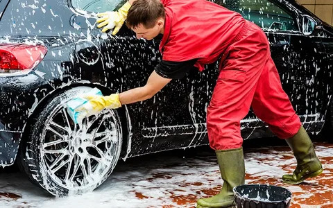 Why Your Car Needs the Best Hand Car Wash for a Showroom Shine