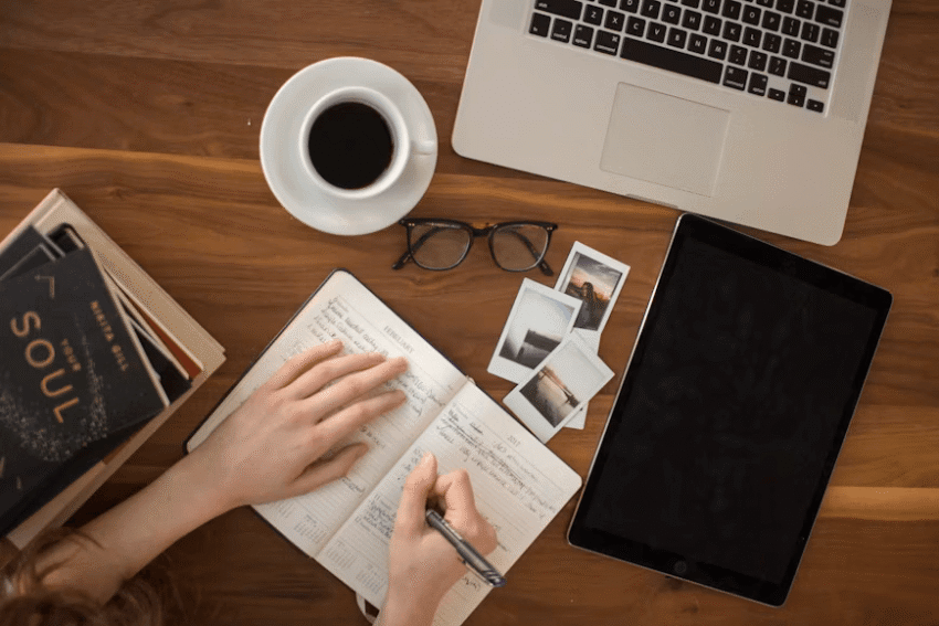 Understanding the Challenges Students Face During Thesis and Dissertation Writing