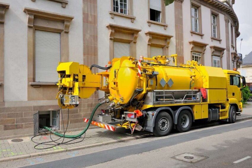 tank cleaning services for sewage treatment 2c raw water tank