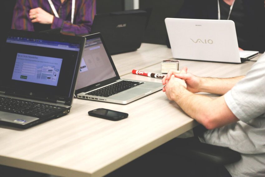 startupstockphotos laptops 593296 1920
