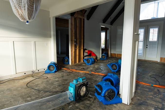 water dmage restoration company