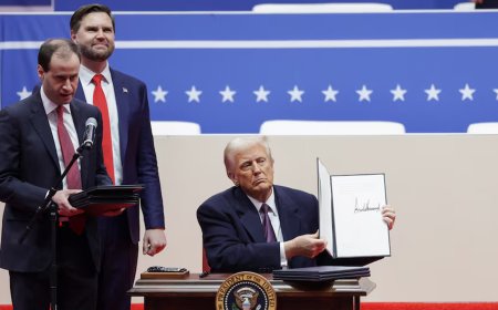 Trump Withdraws US from WHO in New Order