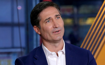 Starbuck's New CEO Earns $96 Million in Just Four Months