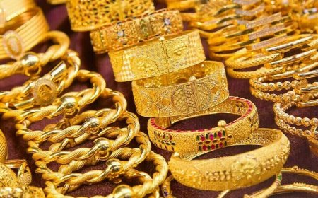 Gold Hits Rs.303K/Tola in Pakistan—Record High
