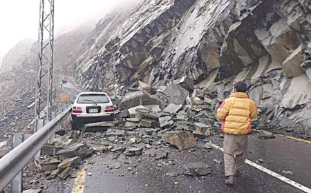 Pak Army Clears Landslide-Hit Routes in Neelum Valley