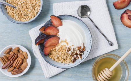 How to Make Greek Yogurt with Honey and Granola