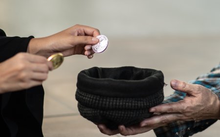 UAE Beggars Earn Up to 367 Dirhams Per Hour