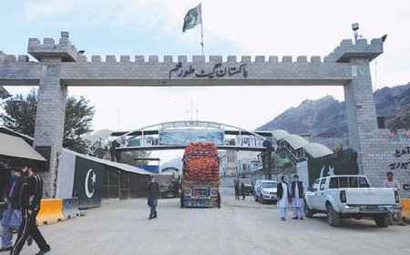 Pak-Afghan Torkham Border Reopens After 25 Days